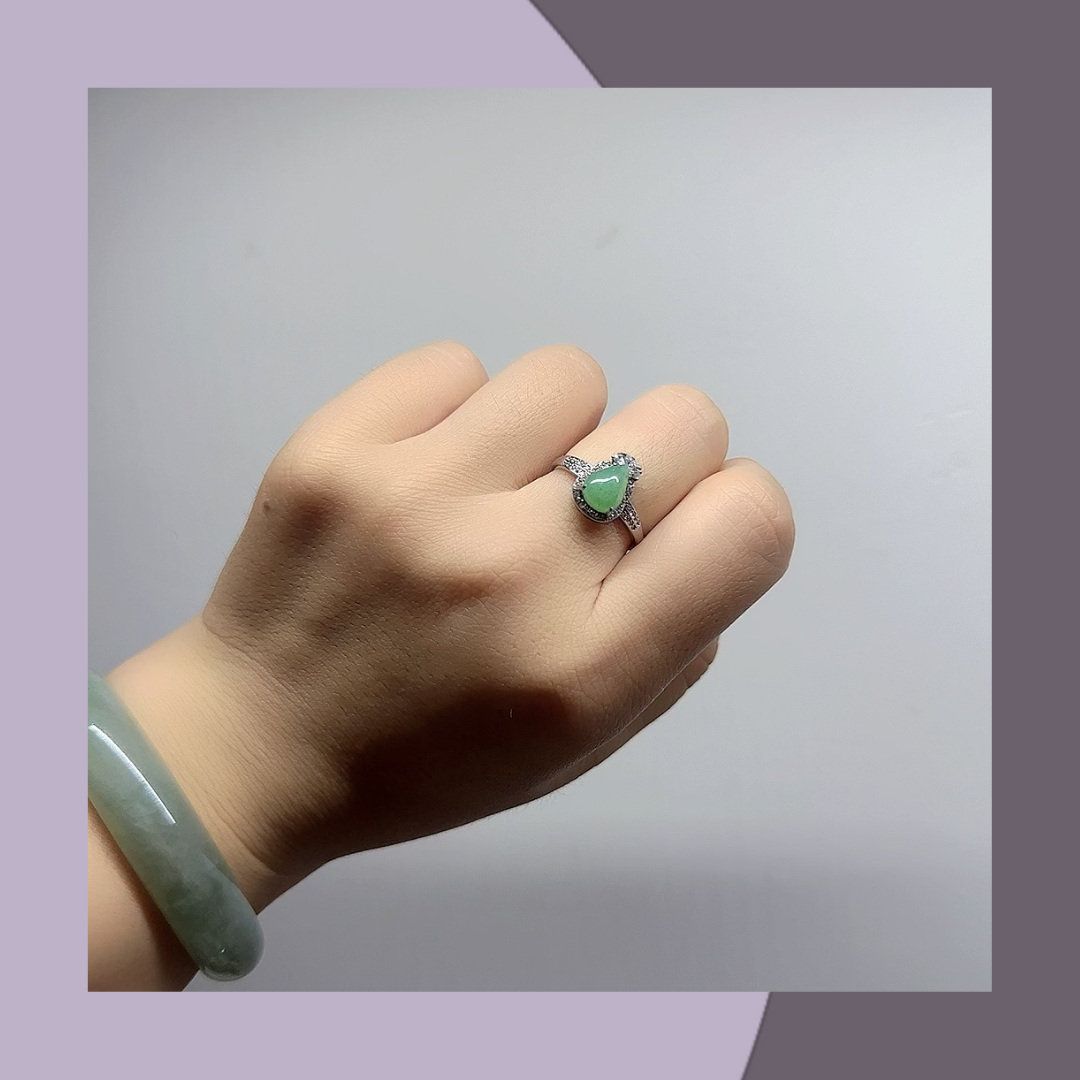 Drop-shaped cabochon jadeite ring ๐ Natural Burmese jadeite | M06904