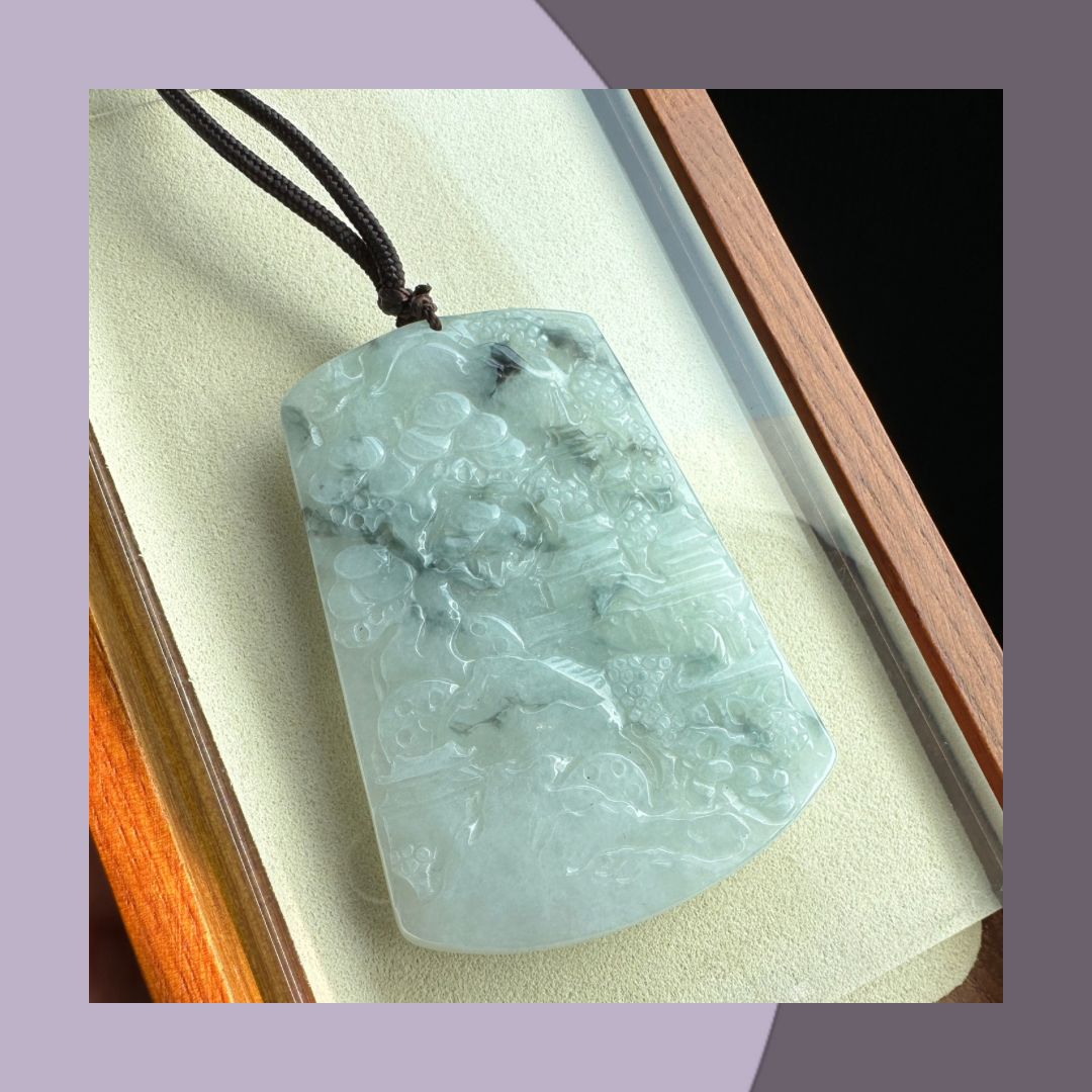 淡綠飄花山水牌 頸繩 · 天然緬甸翡翠 | M014113