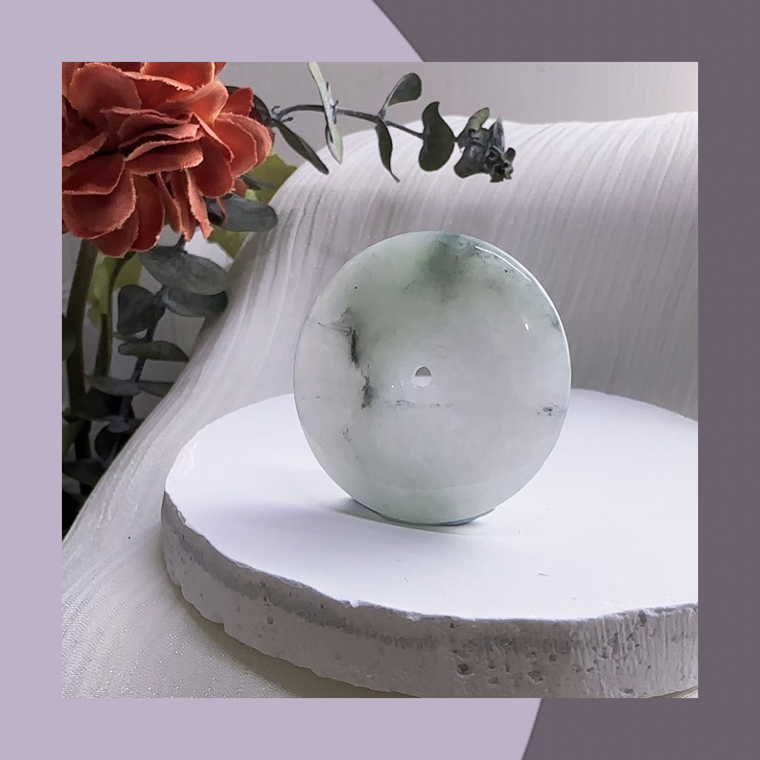 烏雞帶綠翡翠平安扣 · 天然緬甸翡翠｜ M08805