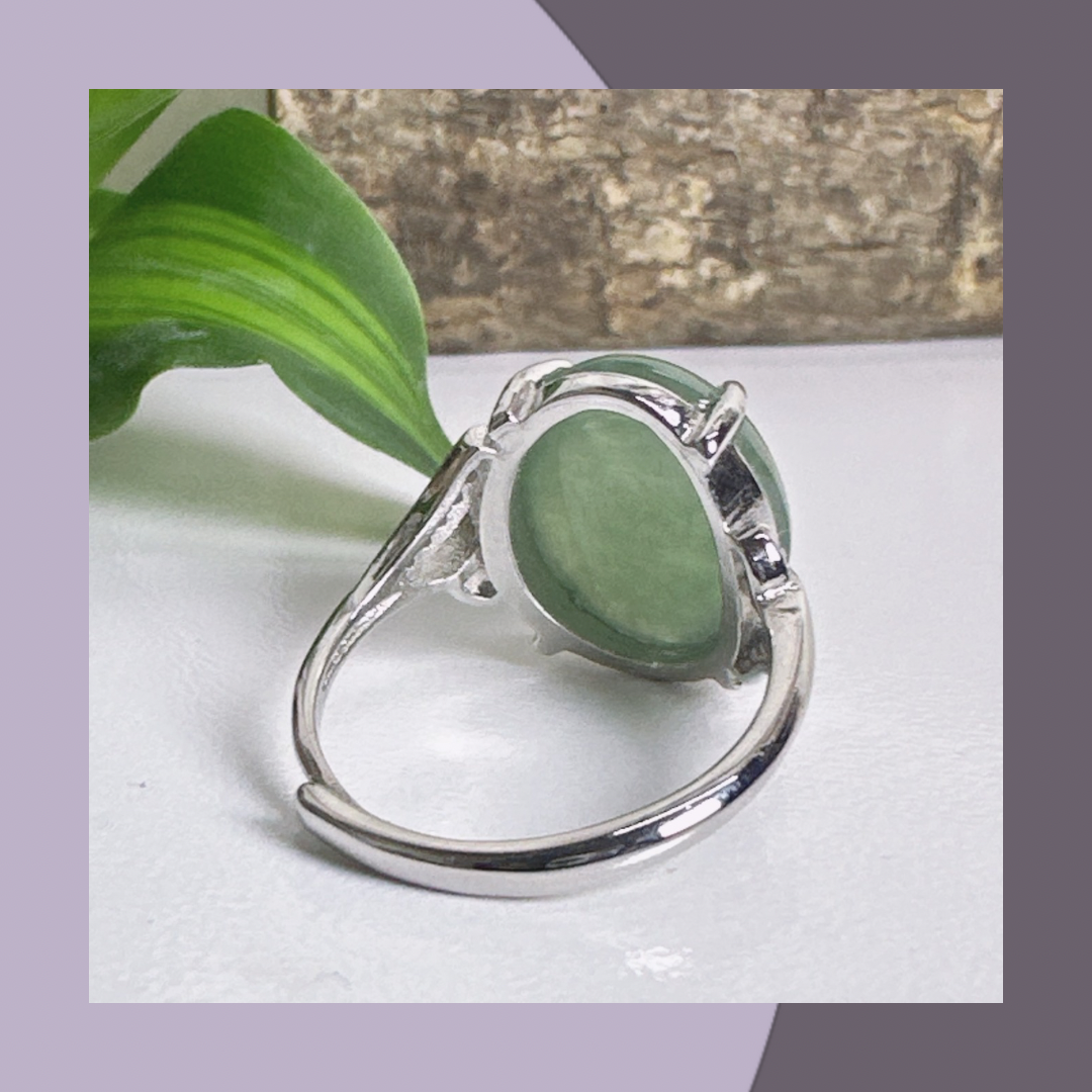 冰綠蛋面翡翠戒指 · 天然緬甸翡翠| M06408