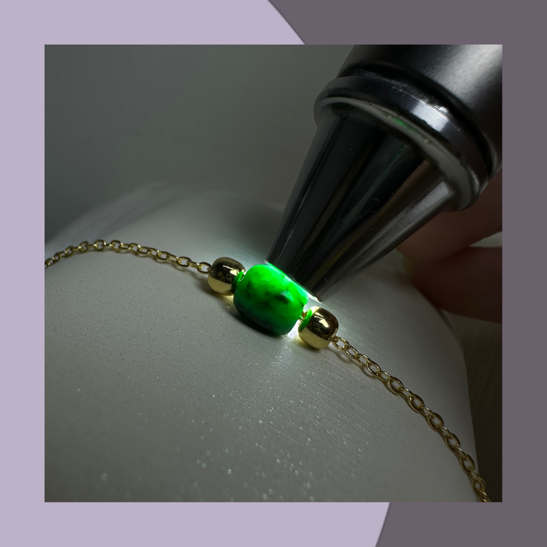 辣綠翡翠手鏈 · 天然翡翠A貨 | M03409