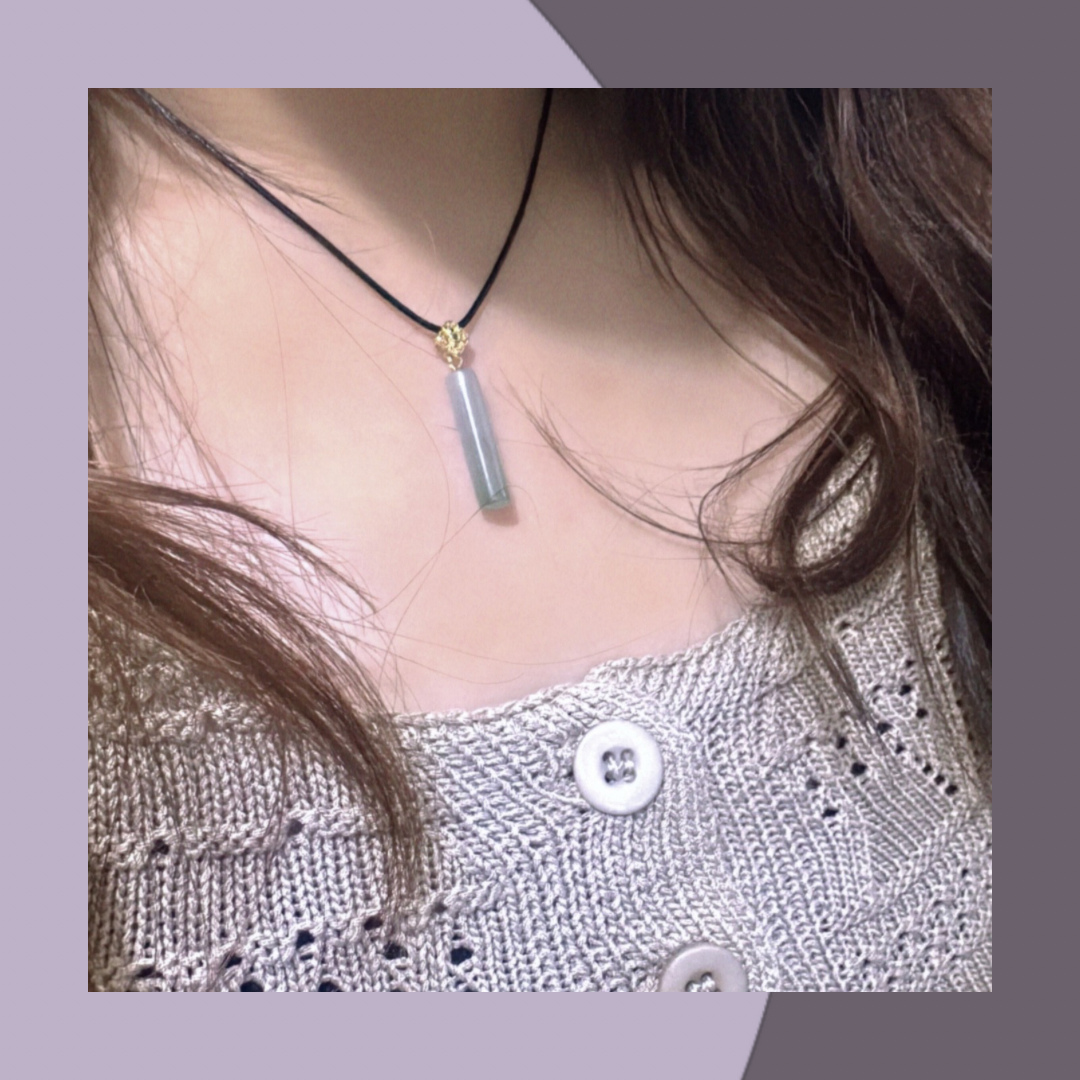 半山水翡翠柱子吊墜 · 天然緬甸翡翠｜ M024156