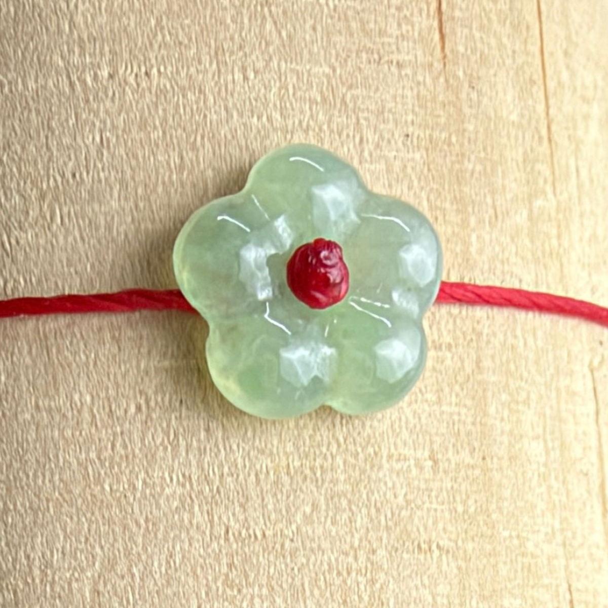 《Moloco Jade • Minimal》
極簡系列翡翠花形手繩 · 天然緬甸翡翠| M04016